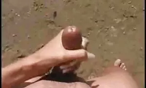 Starac trpi porn ara na licu mladog tajnika