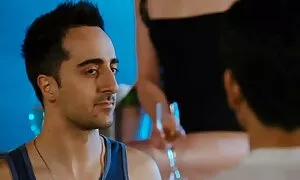 Zrela kuja u seksi čarapama jebe se ispred web kamere arab home porno