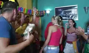 Seksi prsata kuja se arabic amateur porn sjeba u obje rupe