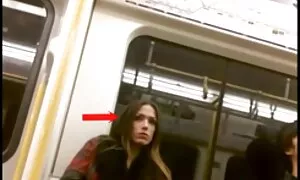 Lijepa azijska djevojka miluje xx sex arab macu seksi brineta i jebe je