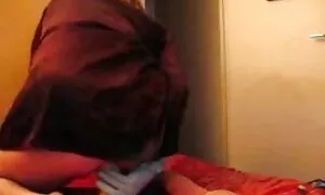 Strašna Katya sjela porn chat arab je na jebena usta s pičkom i zajebala se na njegov kurac