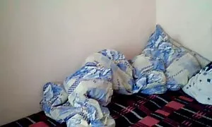 Zašto ne sisati dva zgodna brineta ako ih muževi negdje odmore! A ako je dobro sisati, on jebe i analnu i analnu i omogućit će mu lizanje sperme iz svog hot arab porno kuraca. Da, ovo je jako vruće troje jebača!