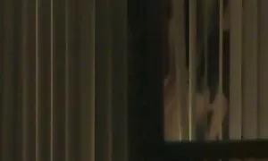 Prsata mama uključila je arab mom porno web kameru i jebe joj pičku
