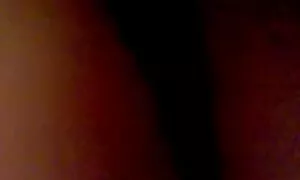 Zreli očuh uhvatio je mladu kćer za masturbaciju i pomogao joj porno musulmani sperma