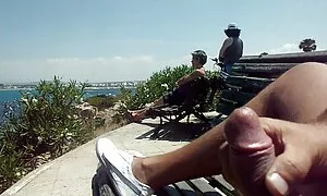 Vruća crna drolja voli se piti u nekoliko trupa odjednom. Kuja viče poput magaraca kada debeli članovi hot arab sex porno momka zaviruju u njezin elastični anus