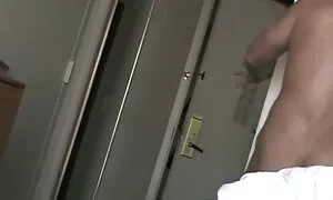 Pohotni twink jebe dvije djevojke porno home arab i dobiva orgazam