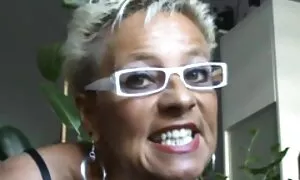 Čovjek liže video xxx arabes plavušu maca i jebe se po krevetu
