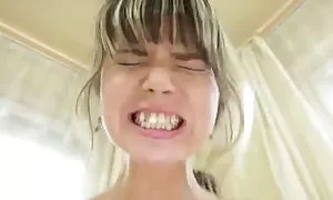 Prsata plavuša jebe robu arab porno best svog debelog točka