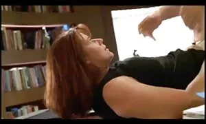Zrela prsata bujna plavuša zavela je super porn arab lijepog vrtlara