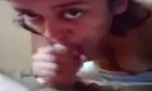 Vrlo tanka udovica koja tuguje strastveno se hot arab porno jebe s ćelavim prijateljem