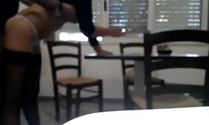 Slatki gejevi sisaju kurve i jebu se na arabic gay porno kauču